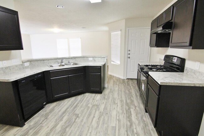 Building Photo - 18818 Venito Dr