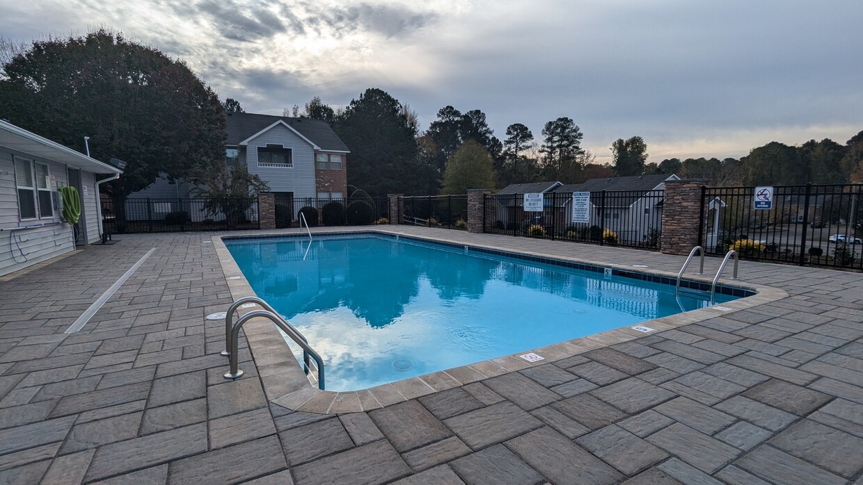 Piscina de agua salada - Mallard Cove Apartments