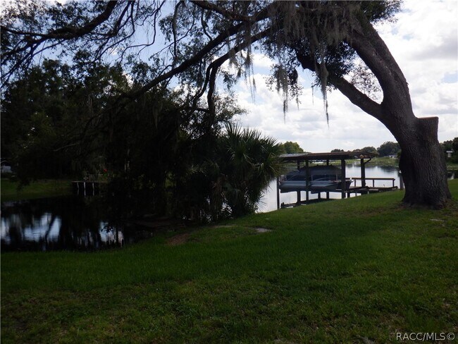 Foto del edificio - 9438 E Gospel Island Rd