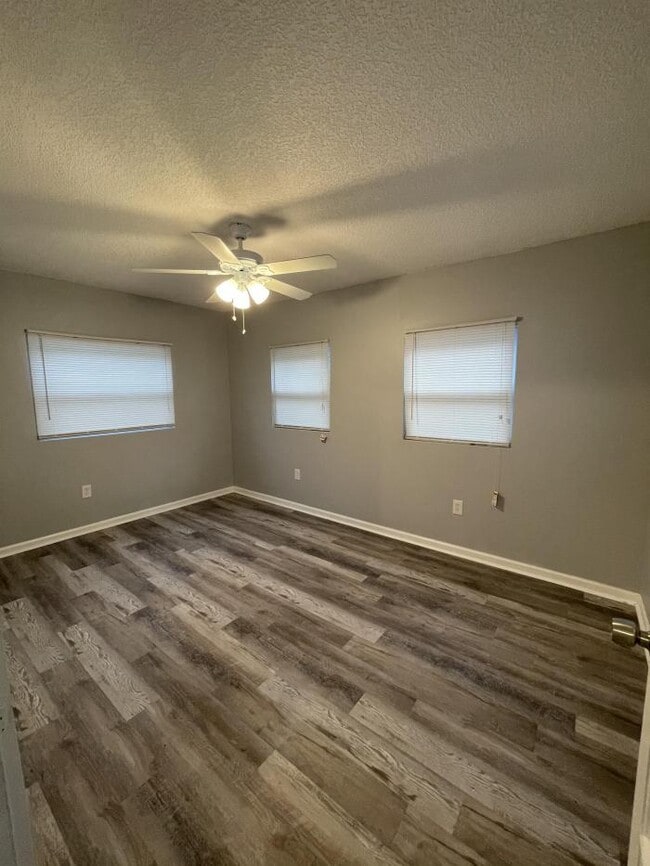 Building Photo - 3 bedroom in Jacksonville FL 32207