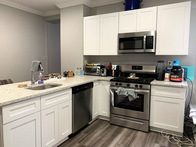 Building Photo - Fully Remodeled 4 Bedroom/2 Bath!!!!