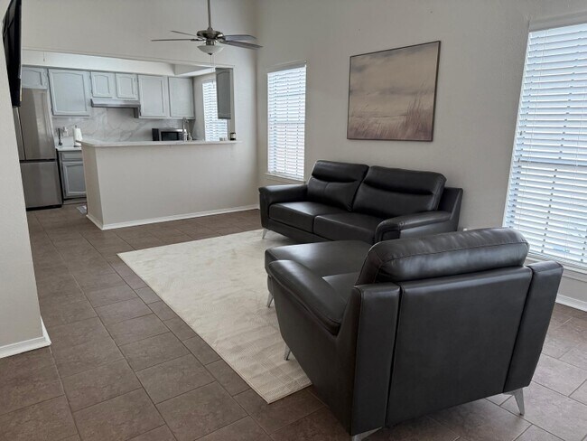 Foto del edificio - 2932 Manhattan Blvd