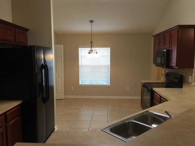 Foto del edificio - 2322 Creekfront Drive