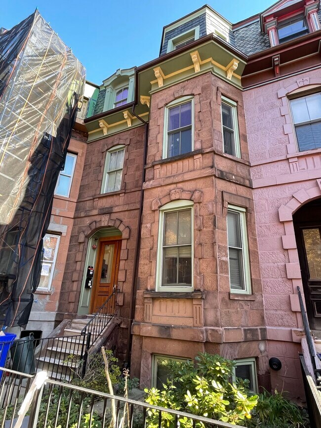 Building Photo - 5 Wigglesworth St
