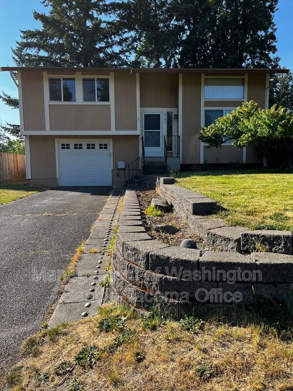 Building Photo - 2103 25th Ave SE