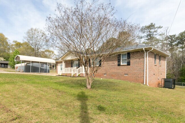 Foto del edificio - Move-In Ready 4-Bedroom Gem – Comfort & Convenience Combined