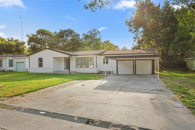 Building Photo - 6714 E Bayou Dr