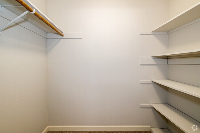 2HAB, 1BA - 1,048 ft² - Riverside Gardens