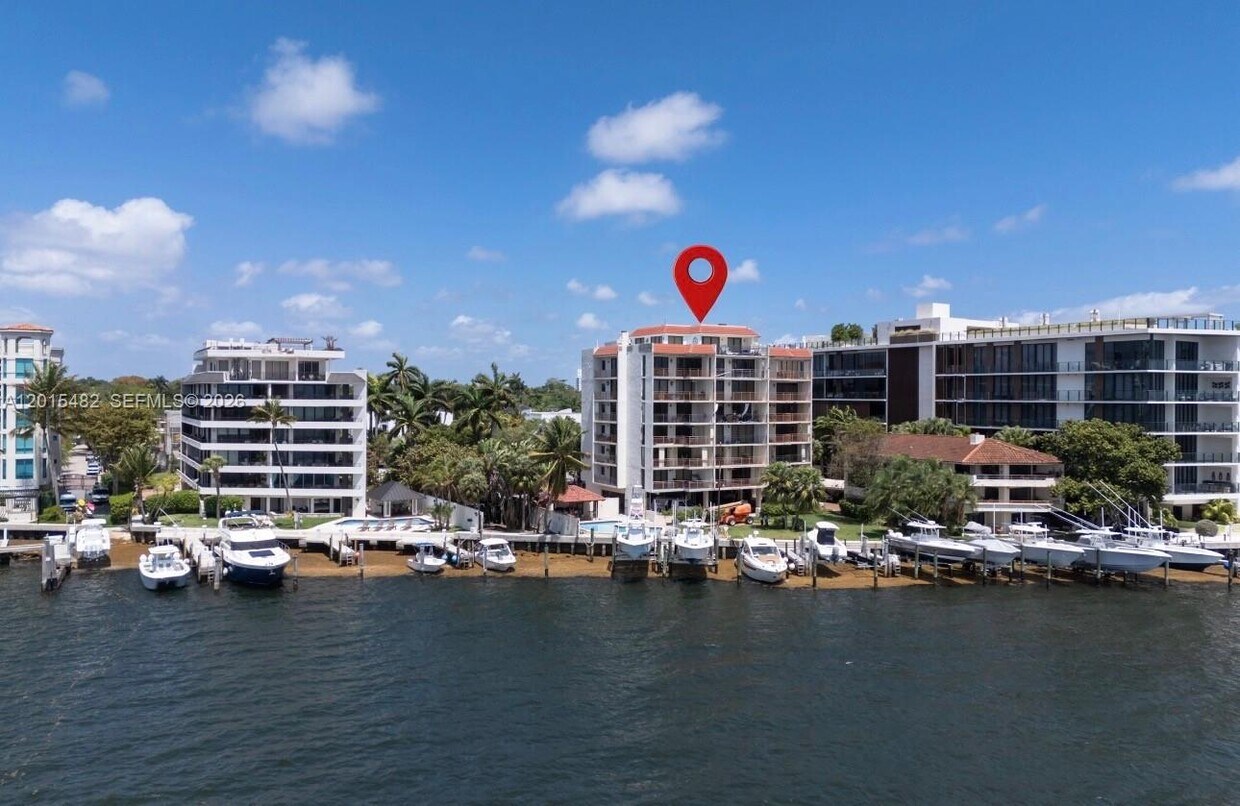 Building Photo - 1632 S Bayshore Ct