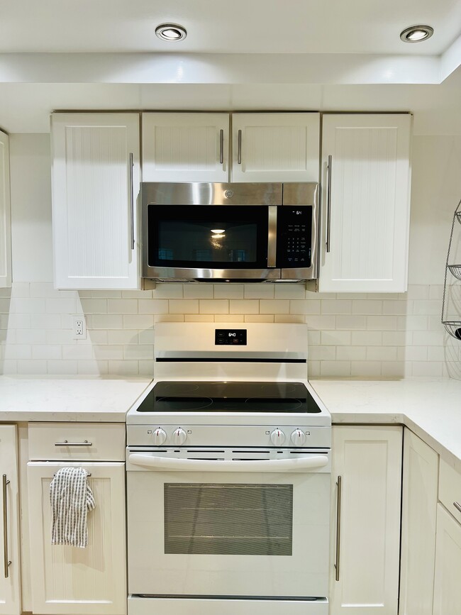 Building Photo - 24 Westwind St