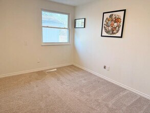 Building Photo - 9308 Kendall St