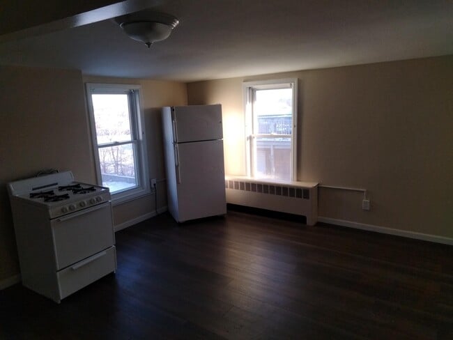Building Photo - 470 Wethersfield Ave