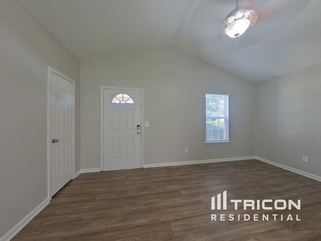 Foto del edificio - 5434 Peachwood Dr