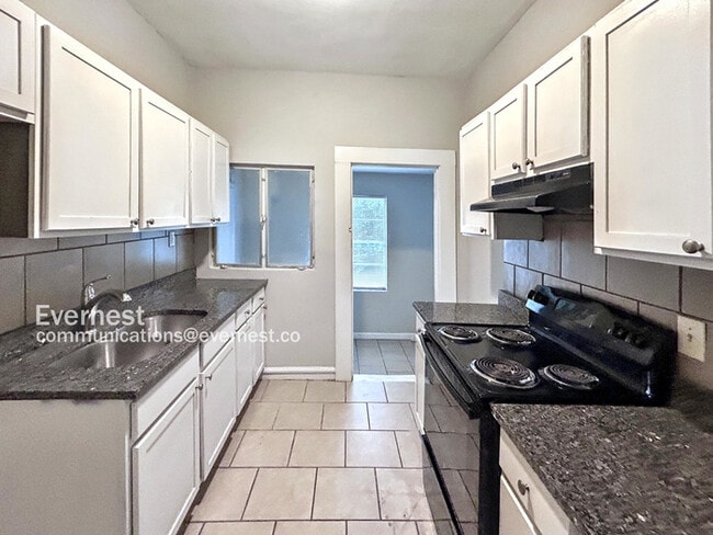 Building Photo - 1512 Haven Dr N