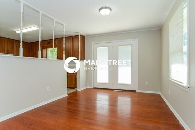 Building Photo - 3 Bedroom Pet-Friendly Home in INDEPENDENC...