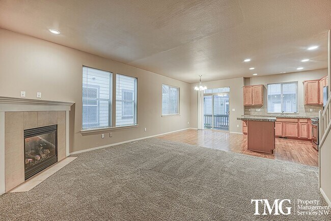 Foto del edificio - Gorgeous Four Bedroom Townhome in Hillsboro!