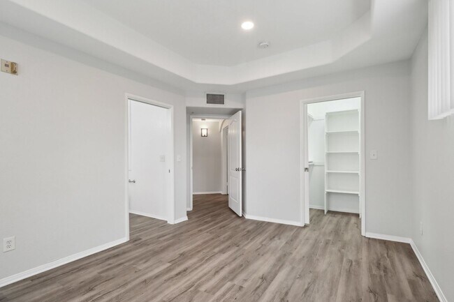 Interior Photo - 115 North Wetherly Drive
