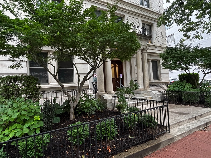 Primary Photo - 2007 O St NW