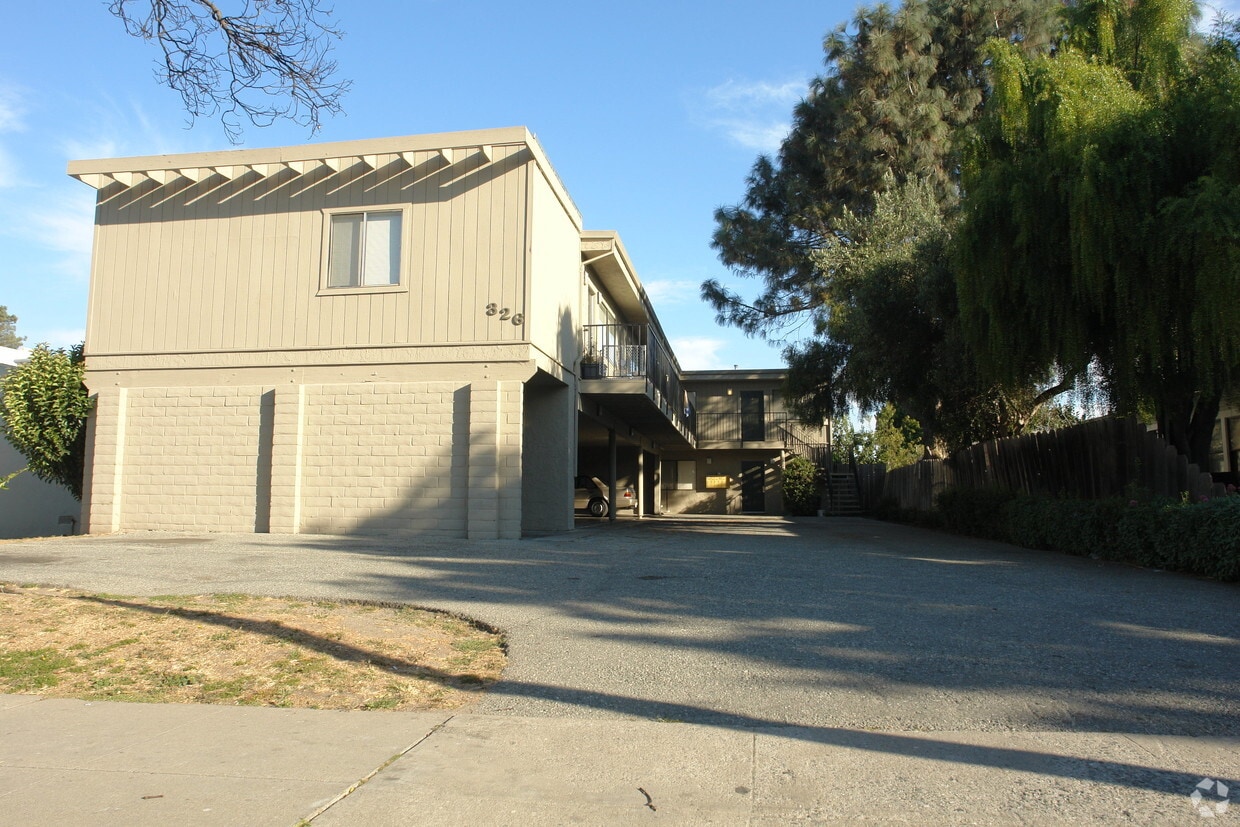 Building Photo - 326 Central Ave