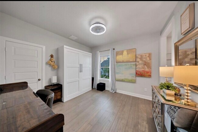 Foto del edificio - 8826 Forest Side Dr