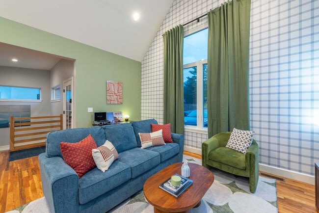 Building Photo - 962 Riceville Rd