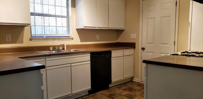 Foto del edificio - 3 Bedroom 2 Bath House