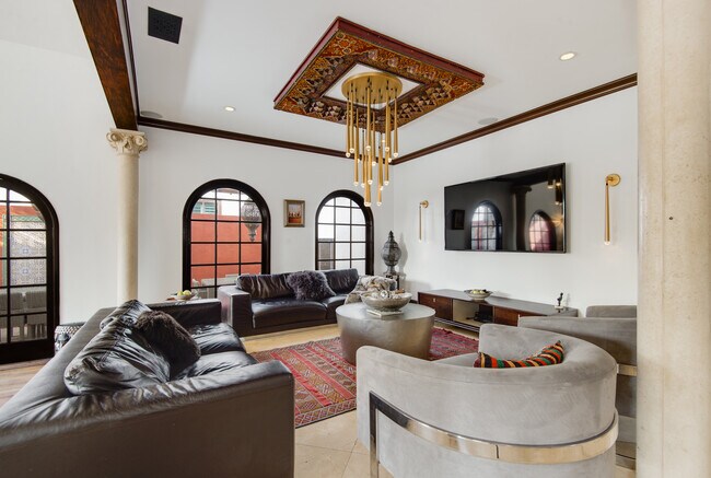 Foto del edificio - 400 N Croft Ave