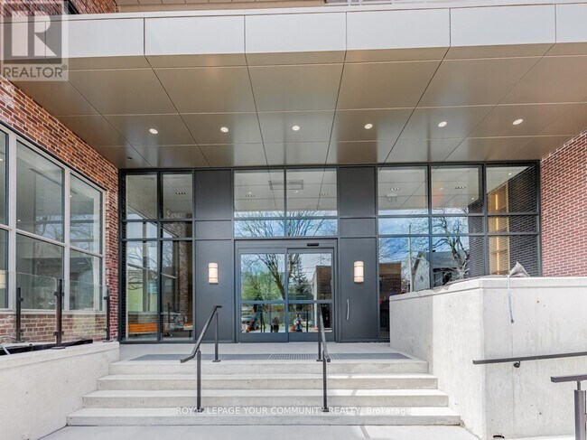 Photo du bâtiment - 150 Logan Ave