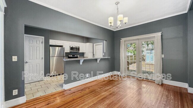 Building Photo - 408 W 31st St