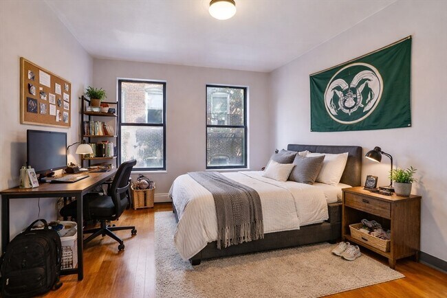 Foto del edificio - 6 Parker Hill Ave