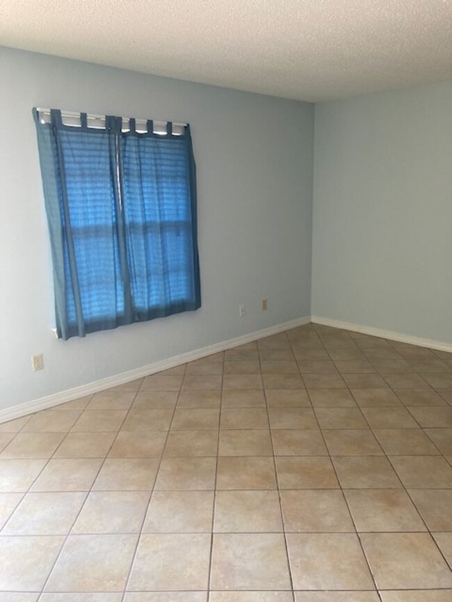 Foto del edificio - Spacious 1 Bedroom