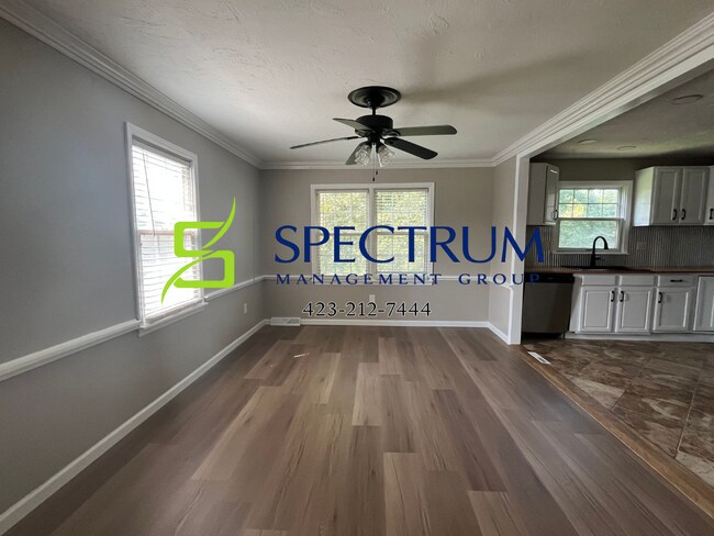 Building Photo - 723 White Oak Cir