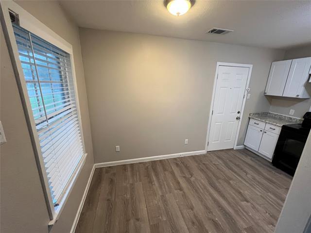 Building Photo - 601 Freeman Dr