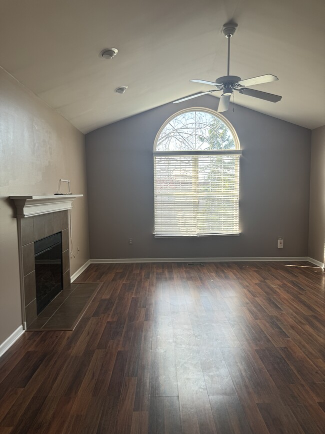 Building Photo - 15284 Yale Dr