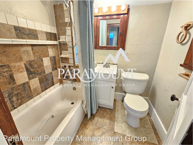 Foto del edificio - 5 br, 2 bath House - 1120 8th St