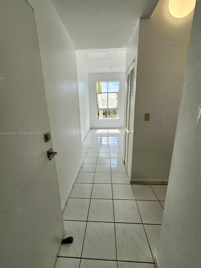 Foto del edificio - 7420 W 20th Ave