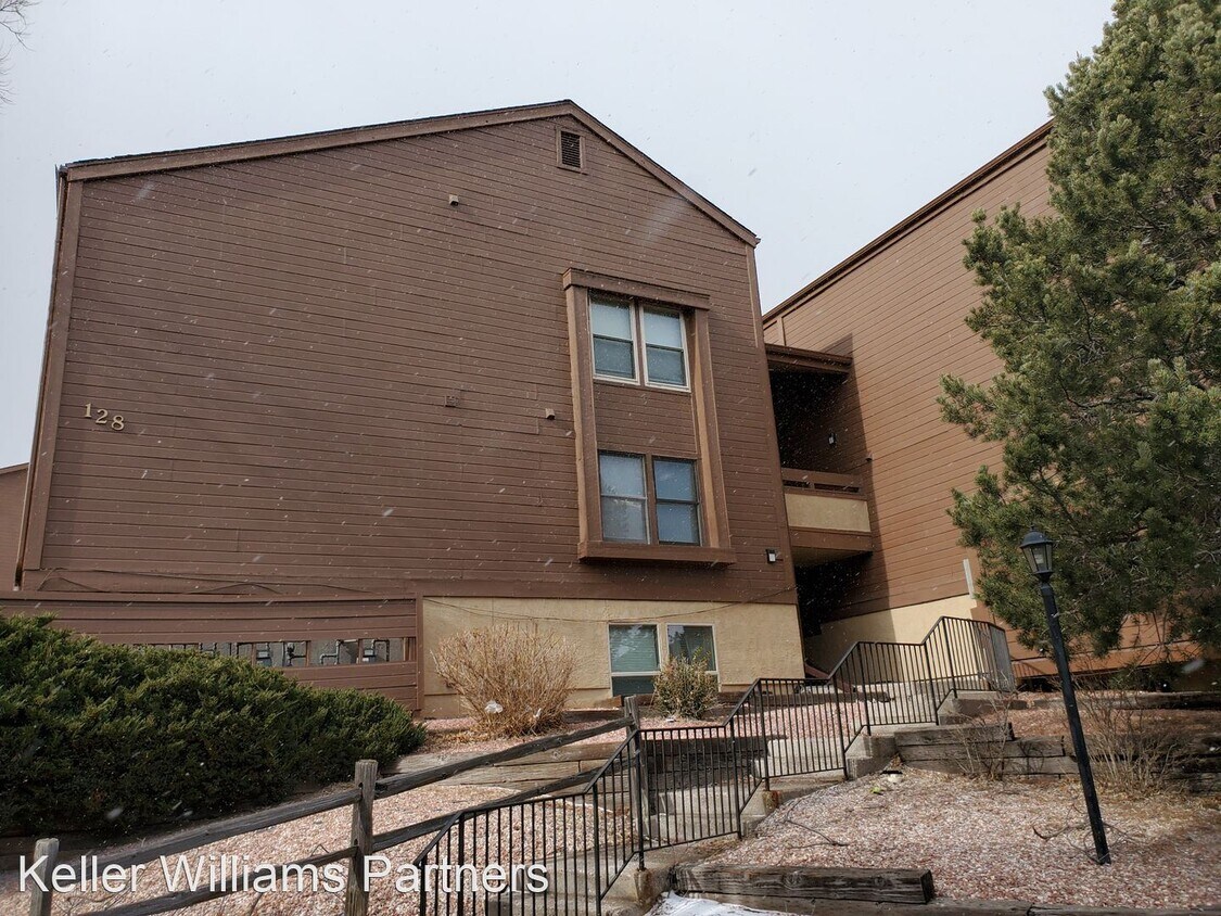 128 W Rockrimmon Blvd, Colorado Springs, CO 80919 House Rental in
