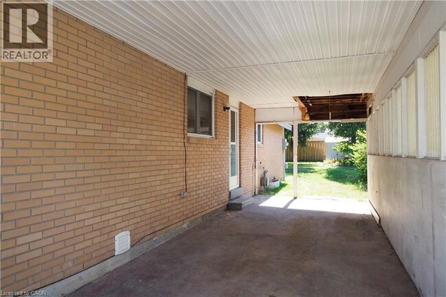 Building Photo - 129 Hazelglen Dr