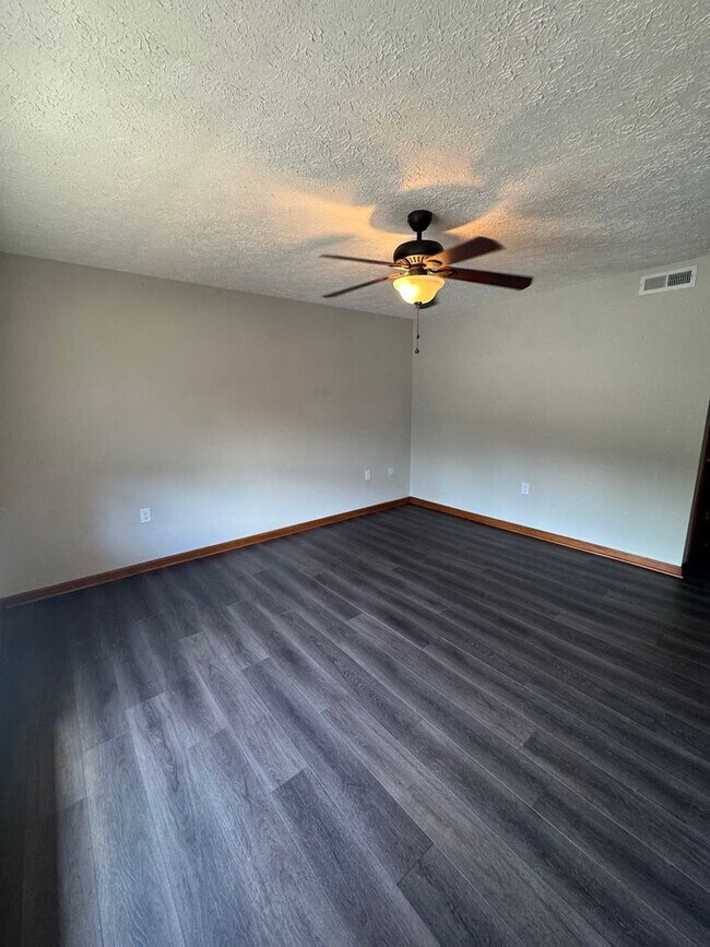 Building Photo - 4774 Mayfield Dr
