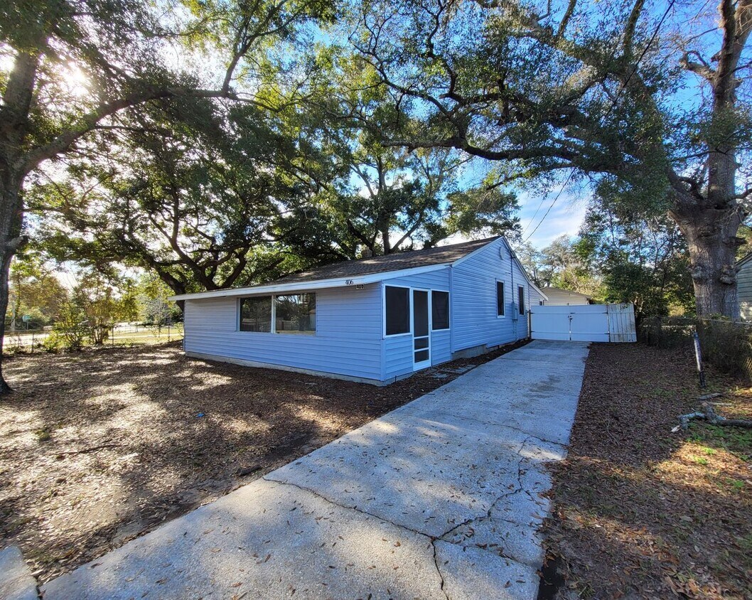 Primary Photo - 406 Frisco Rd