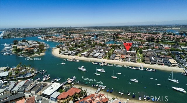 Primary Photo - 33 Beacon Bay