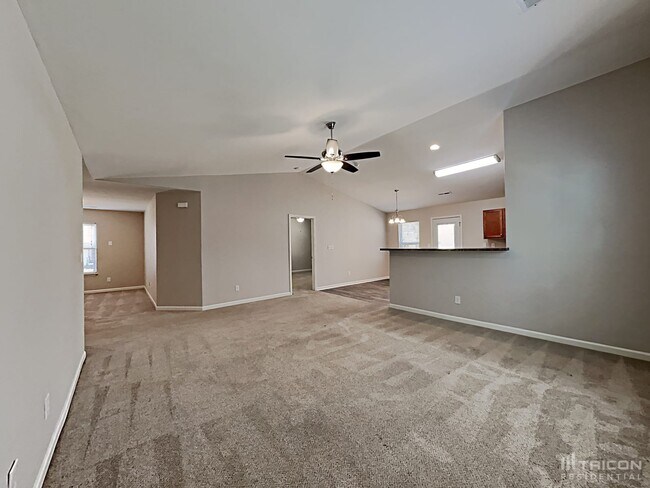 Foto del edificio - 630 Stillgreen Ln