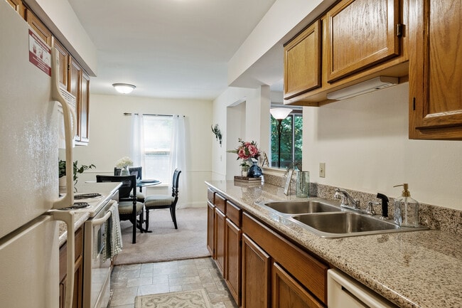 Foto del edificio - York Creek Apartments