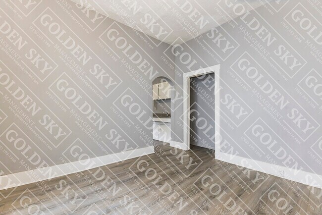Foto del edificio - 619 W Adams St