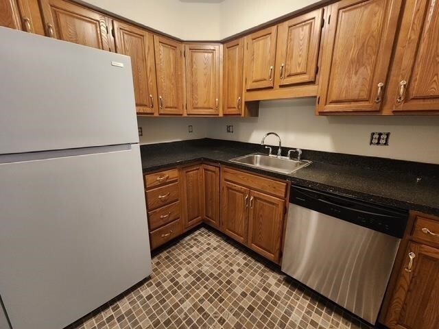 Foto del edificio - 605 Springbrook Cir