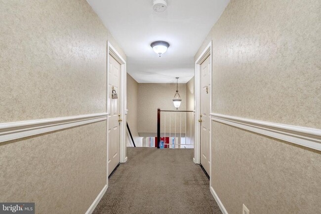 Building Photo - 5806 Cove Landing Rd