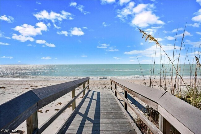 Foto del edificio - 255 Barefoot Beach Blvd