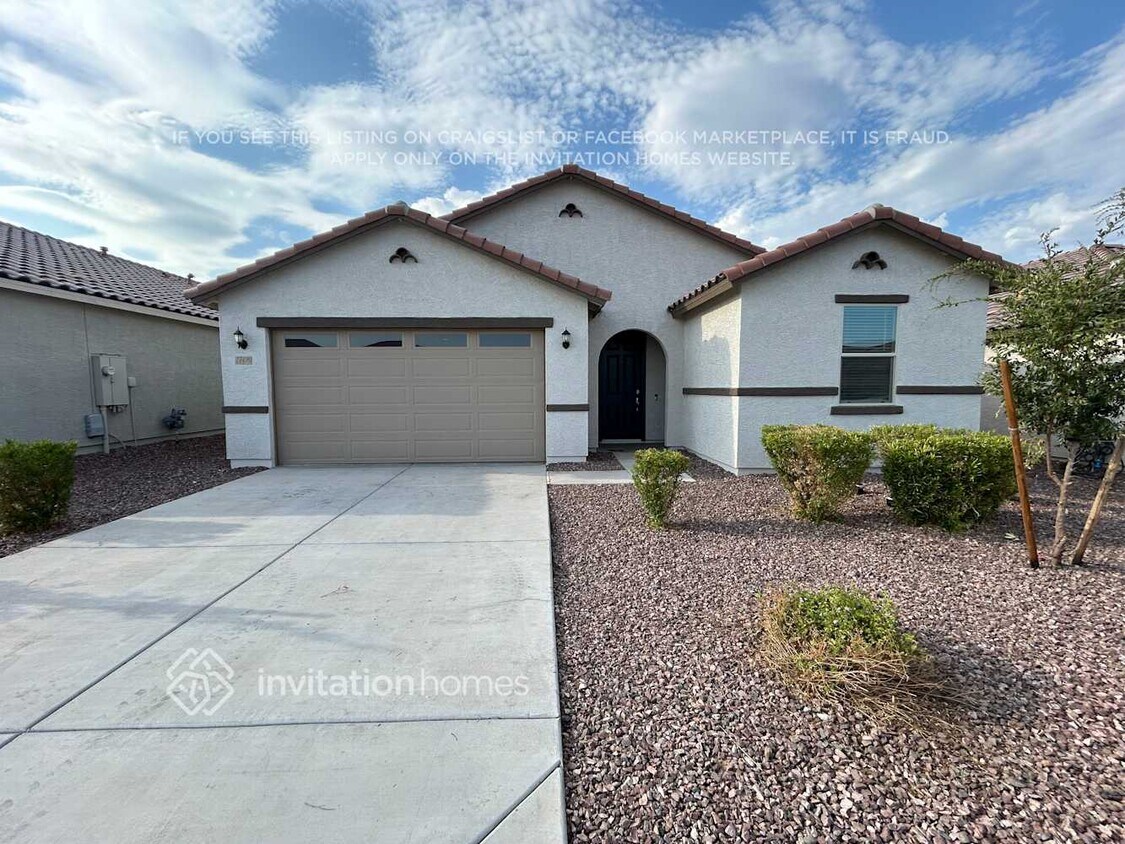 Primary Photo - 17490 W Molly Ln