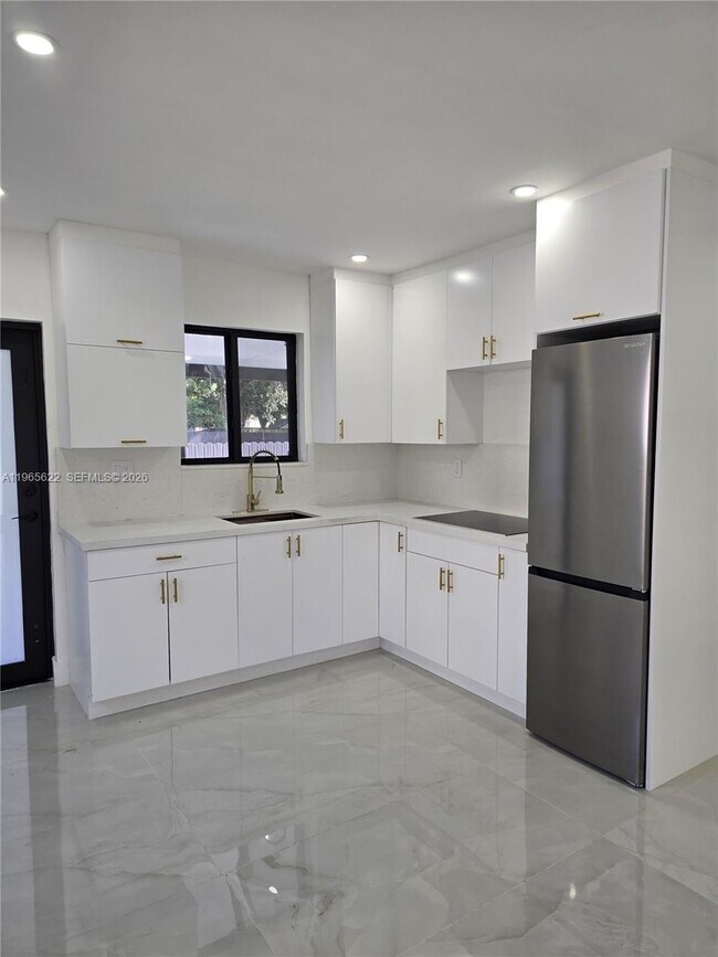 Foto del edificio - 2923 NW 16th Ave