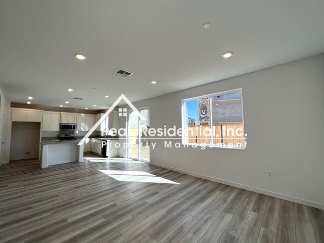 Building Photo - 3 br, 2.5 bath House - 3436 Voyager Dr